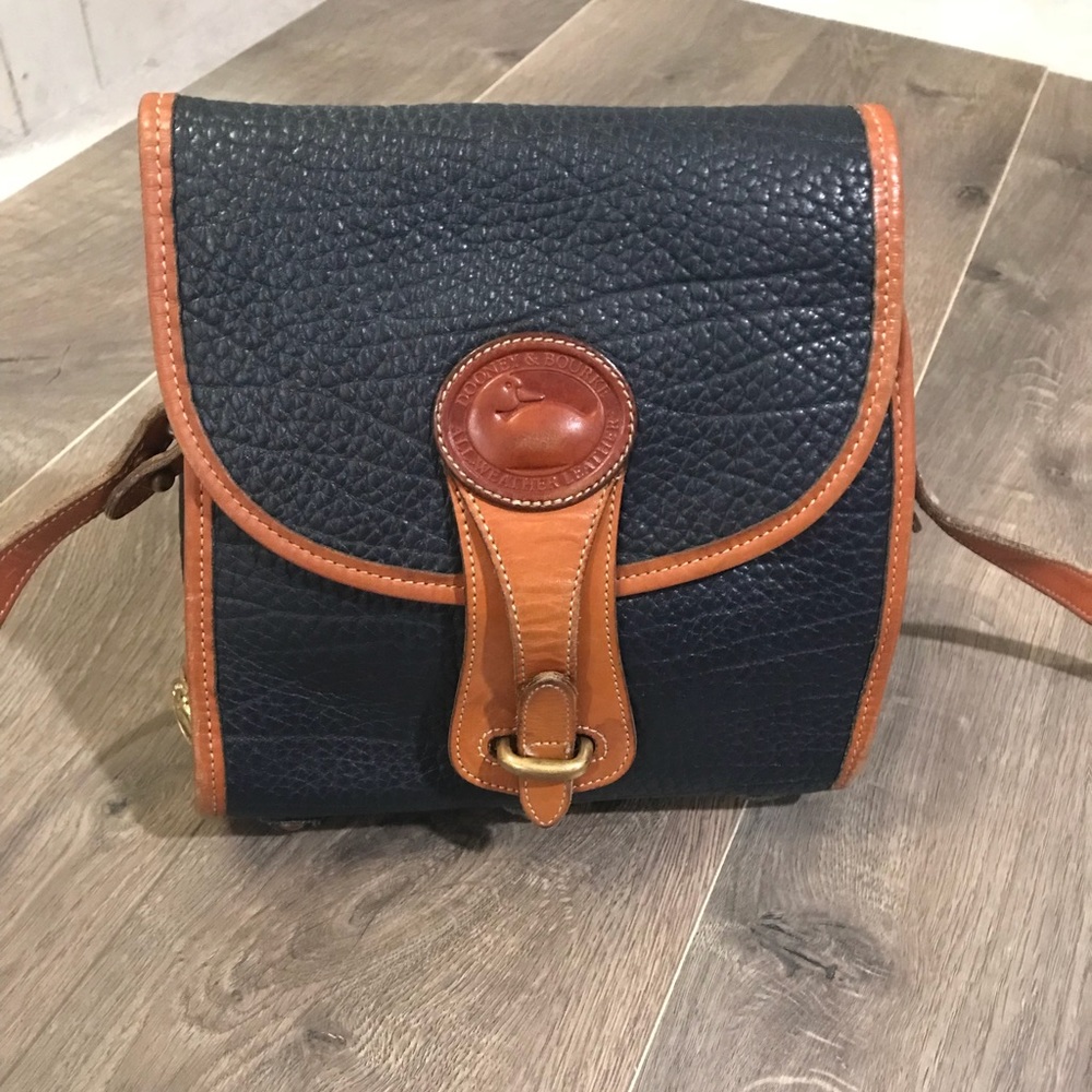 Vintage Dooney & Bourke crossbody